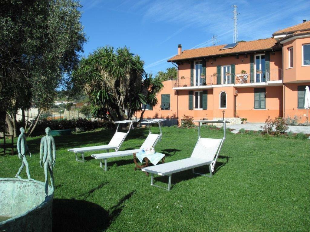 Agriturismo La Tuffatrice インペリア エクステリア 写真